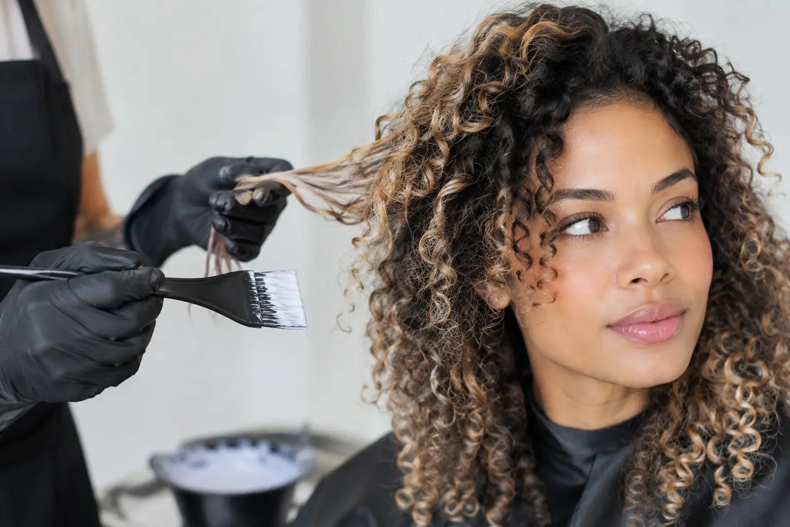 Can Bleach Break Curly Hair? A Pro's Safety Guide